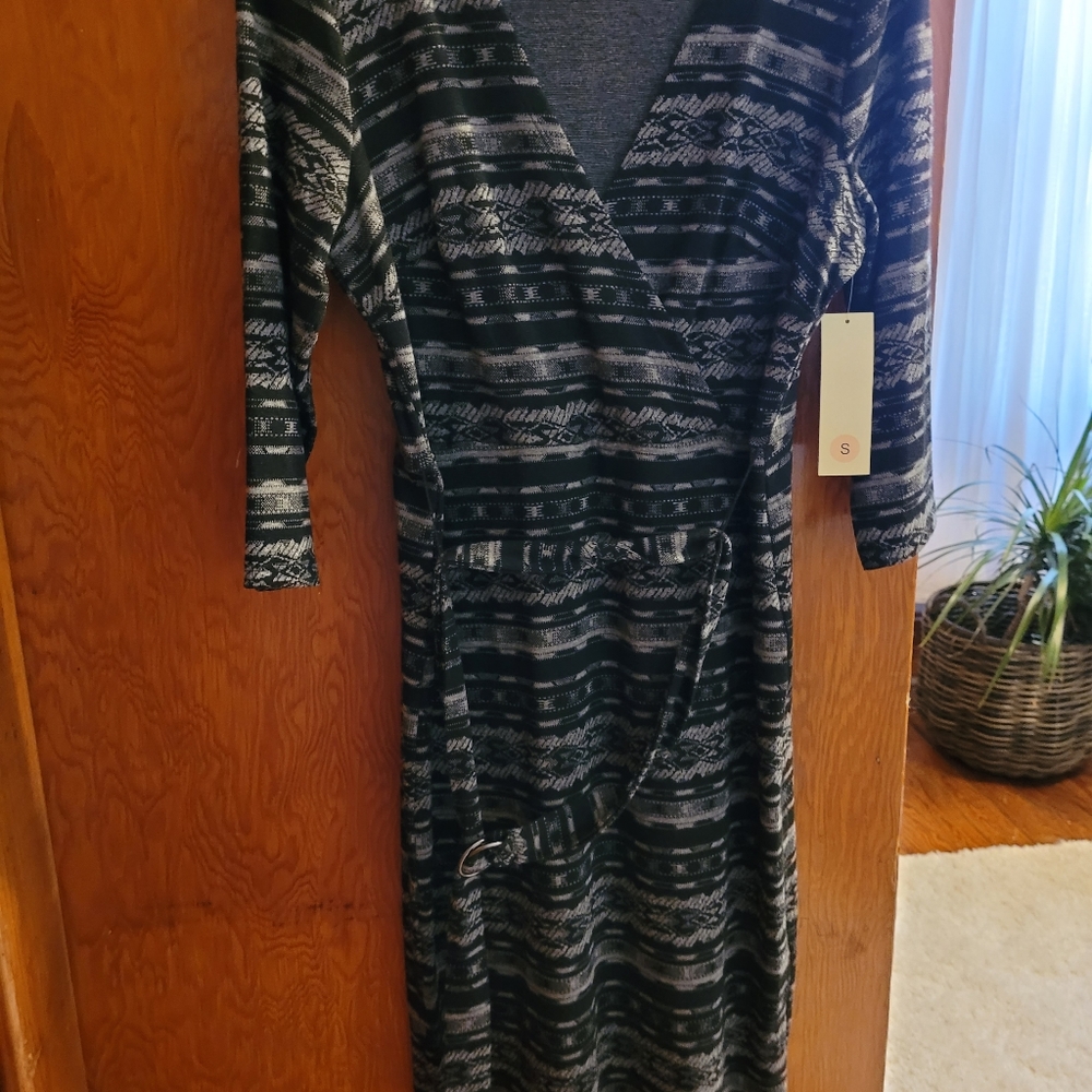 Tribal print knit dress with belt NWT